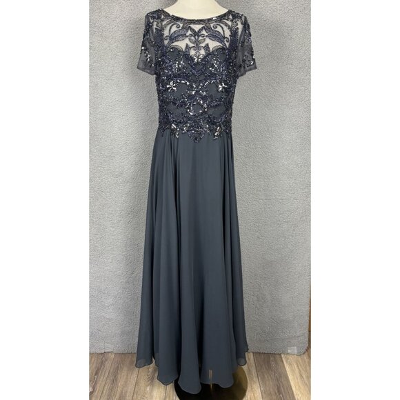 Xscape Women's Beaded Formal Evening Gown Dress Gray Size 8 New With Defect's. - Picture 1 of 8